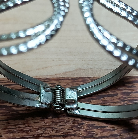 Open Cuff Bracelet Silver Tone - Picture 7 of 12